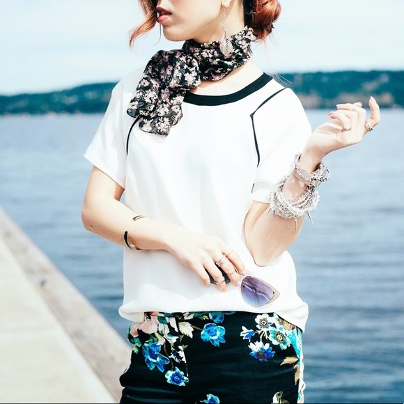 1.STATE Colorblock Crepe Tee - Picture 10 of 14